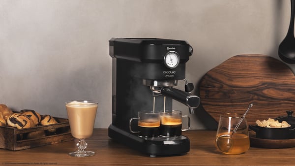 Cecotec Cafelizzia 790 Pro, Sähköpressopannu, 1,2 L, Jauhettu kahvi, 1350 W, Musta, Ruostumaton teräs