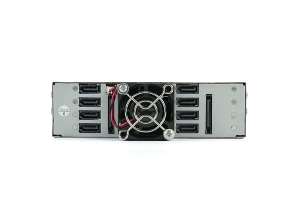 Fantec MR-SA1082 SAS + SATA 6G backplane for 8x 2,5" HDD/SSD (maks. byggehøyde 7 mm) i 13,30 cm (5,25")-innsats. 40 mm vifte bak. Diskbrett. Metall...