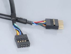 AKASA EXUSBI-40 intern USB-förlängningskabel 9-pin USB 2.0 0,4 m svart