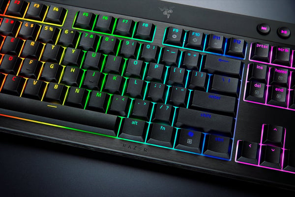 Razer BlackWidow V4 Low-Profile Tenkeyless HyperSpeed, Kabel & Trådlös, USB + RF Wireless + Bluetooth, Mekaniska tangentbrytare, QWERTY, RGB LED, S...
