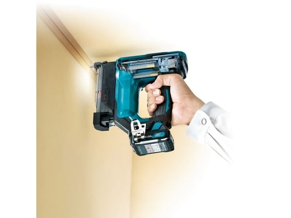 Makita PT354DSMJ - Nagler - trådløs - 12 V