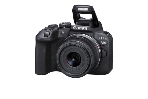 Canon EOS R10 -kamera + RF-S 18–45 mm F4,5–6,3 IS STM + EF-EOS R -sovitin