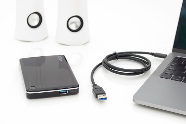 ASSMANN - USB-kabel - USB-C (hane) till USB typ A (hane) - USB 3.1 Gen2 - 3 A - 1 m - formpressad - svart