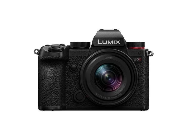 Panasonic Lumix S5 + S 18-40mm / F4.5-6.3 Zoom, 24,2 MP, 6000 x 4000 pikseliä, CMOS, 4K Ultra HD, 350 g, musta