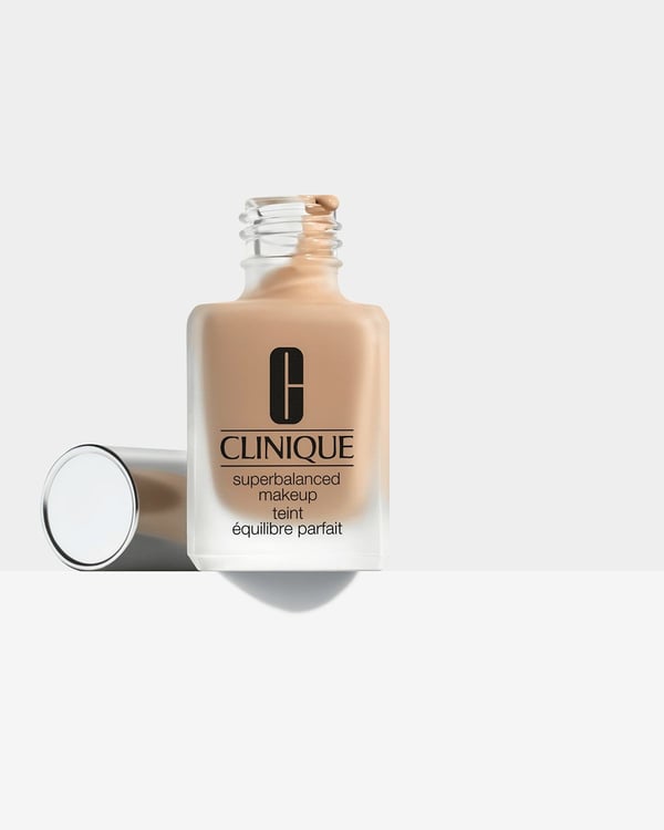 Clinique -Superbalanced foundation # CN 40 CREAM CHAMOIS 30 ml