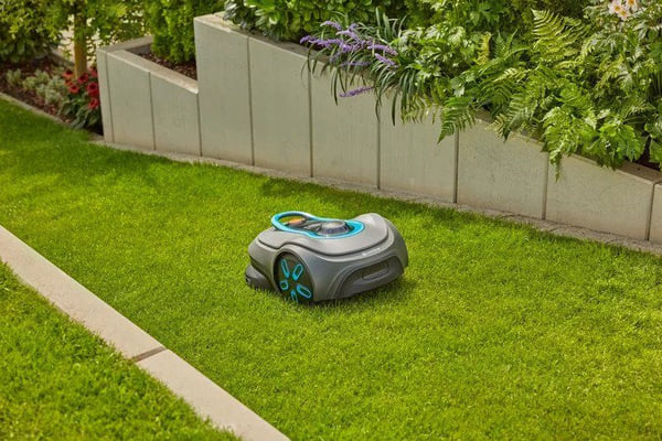 Gardena trådløs robotgressklipper smart SILENO-fri - RTK-GPS - 900 m²