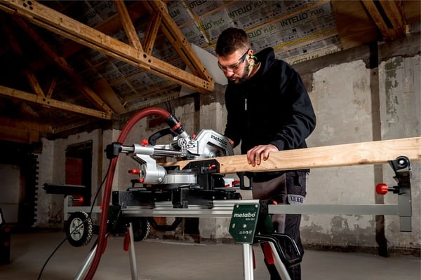 Metabo KGS 216 M kapp- og gjærsag 216 mm 1200 W sett med sagblad