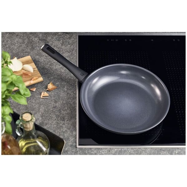 ZWILLING Madura Plus stekpanna 28 cm keramisk non-stick-beläggning, svart