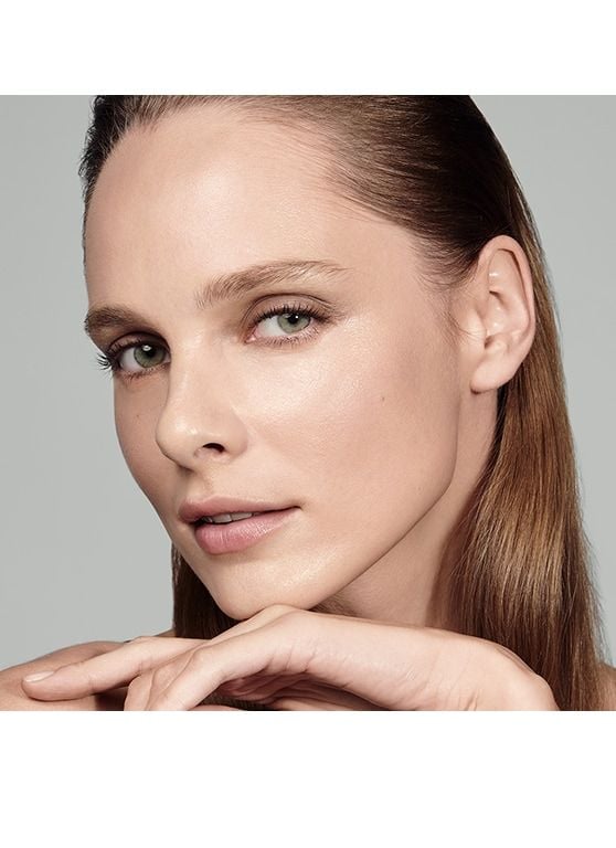Estée Lauder Futurist Hydra Rescue Moisturizing Makeup SPF 45 1W2 Sand