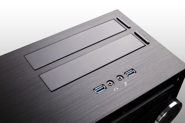 Silverstone SST-GD08B USB 3.0 Grandia Desktop - Svart