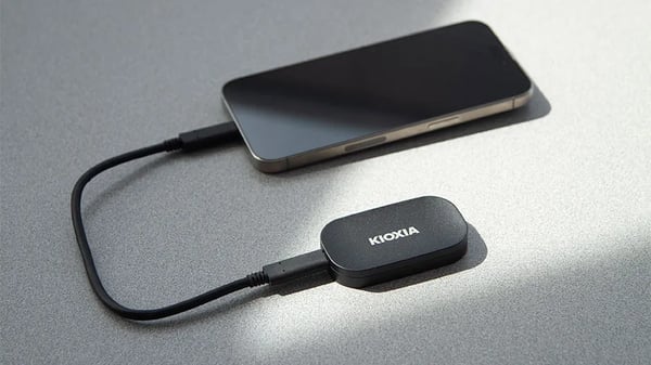 KIOXIA EXCERIA PLUS G2 - SSD - krypterat - 2 TB - extern (portabel) - USB 3.2 Gen 2 (USB-C kontakt) - 256 bitars AES - TCG Opal Encryption 2.01