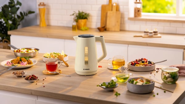 Bosch MyMoment, 1,7 L, 2400 W, Kerman väri, Antrasiitti, Muovi, Veden tason ilmaisin, Johdoton