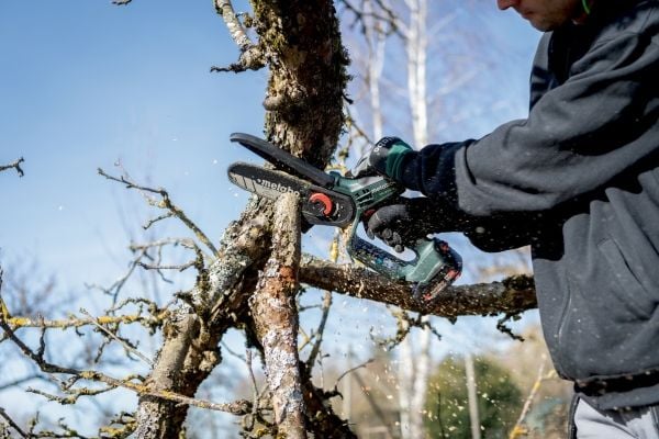 Metabo MS 18 LTX 15 -moottorisaha, 18 V, 15 cm, 2,0 Ah:n akku