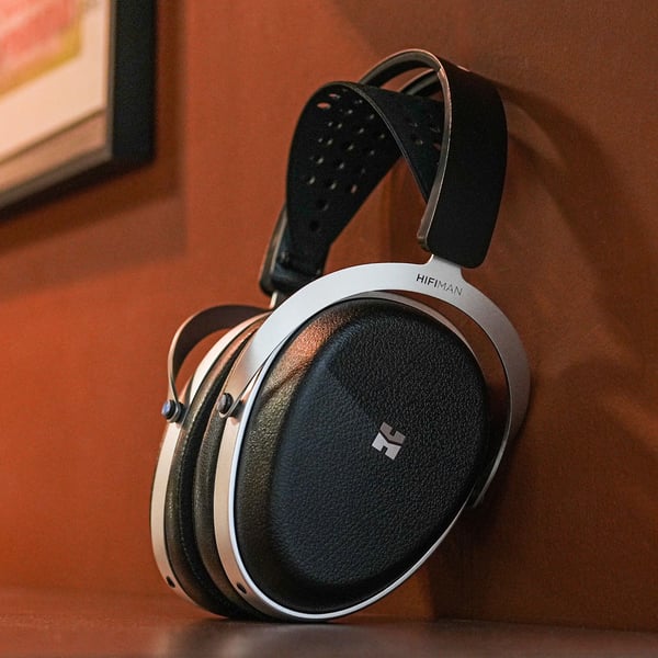 Hifiman Audivina LE planarmagnetiska hörlurar, trådbundna, slutna, svarta