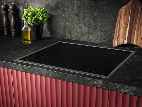 AEG TN64IA00XB induktiotaso 60 cm, 4 keittoaluetta, upotettava, musta