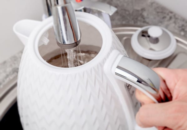 ELDOM C265B NELA, 1,7 l, 2000 W, Hvit, Vannivåindikator, Overopphetingsbeskyttelse, Trådløs