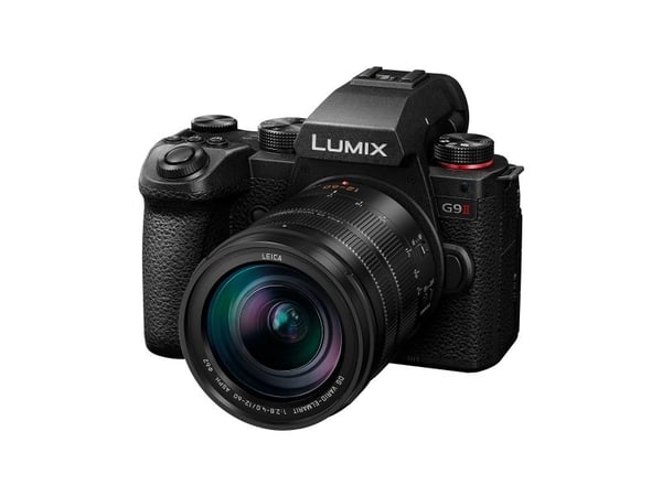 Panasonic Lumix G9 II + 12-60mm F2.8-4.0 25.21 MP Live MOS 11552 x 8672 Pixel Schwarz (DC-G9M2LE)