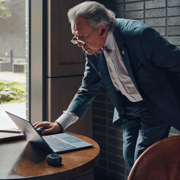 HP Poly Voyager Free 60+ UC M -nappikuulokkeet + BT700 USB-C -sovitin + kosketusnäytöllinen latauskotelo, hiilenmusta, Langaton, Puhelut/Musiikki, ...