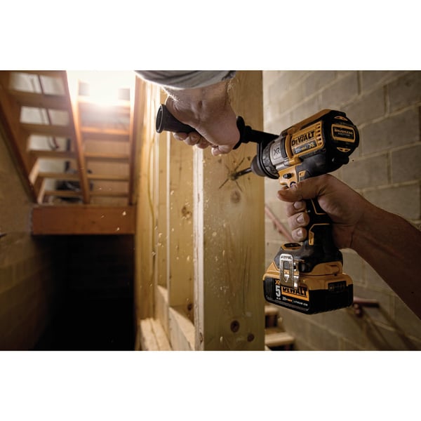 DEWALT DCD991P2-QW akkuporakone 18 V 95 Nm 3-vaihteinen, 2 kpl 5 Ah akkuja