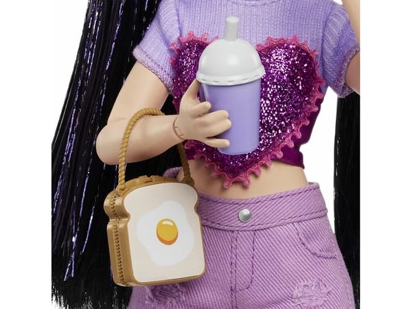 Barbie Dream Besties Renee modedocka med 11 matinspirerade tillbehör