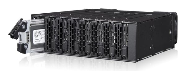 ICY DOCK ToughArmor MB873MP-B V2 SSD-kabinett 8x M.2 NVMe PCIe 4.0