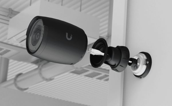 Ubiquiti UVC-AI-Pro valvontakamera 4K 3x optinen zoom IP65 PoE, musta