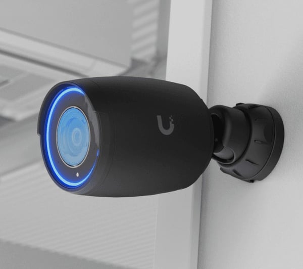 Ubiquiti UVC-AI-Pro valvontakamera 4K 3x optinen zoom IP65 PoE, musta