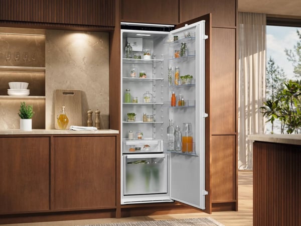 Electrolux ERD6DE18S1 kjøleskap 310 L, energiklasse E, integrert
