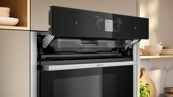 Neff B64VT73N0 N 90 Inbyggd ugn med slide & hide, ånga och pyrolys
