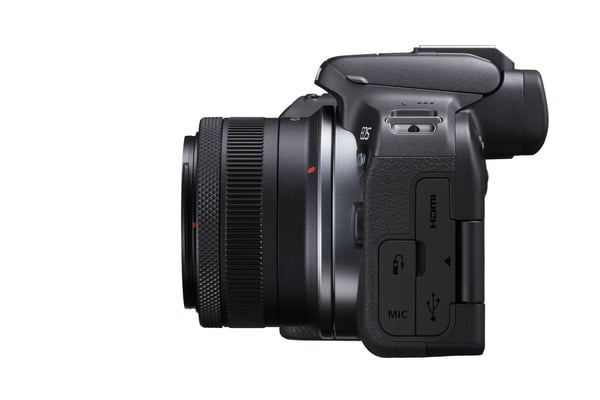 Canon EOS R10 -kamera + RF-S 18–45 mm F4,5–6,3 IS STM + EF-EOS R -sovitin