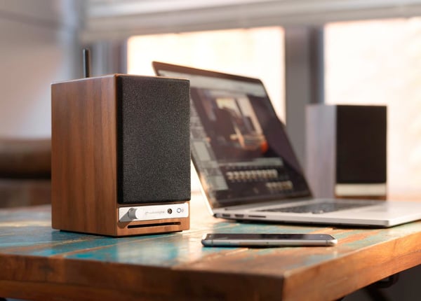 Audioengine HD3, 2.0 kanaler, Ledning & Trådløs, 15 W, 65 - 22000 Hz, Valnøtt