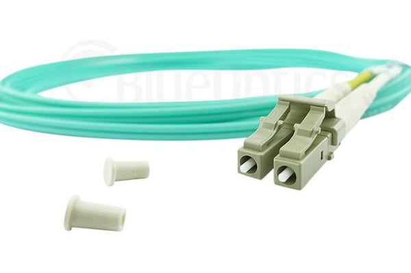 BlueOptics© Duplex fiberoptisk patchkabel, LC-UPC/SC-UPC beige, 15 meter, multimode G50/125µm, OM3, inngangsdemping: mindre enn 0,2dB, merkefiber, ...