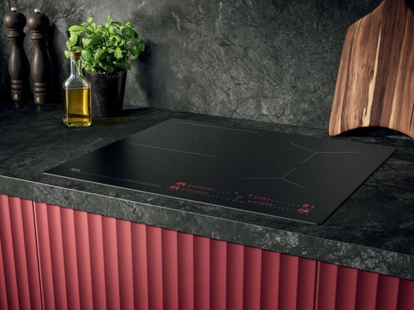 AEG TI64IB10IZ induktiotaso 60 cm, 4 keittoaluetta, 7000 Series SaphirMatt musta