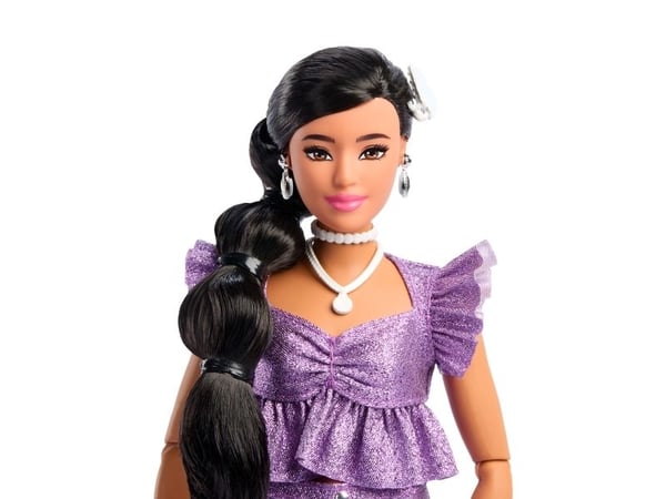 Barbie JFP43 modedocka med lila shorts Deluxe Style