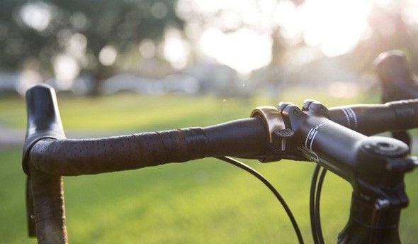 Knog Oi Classic Small, Kello, Musta, Hopea