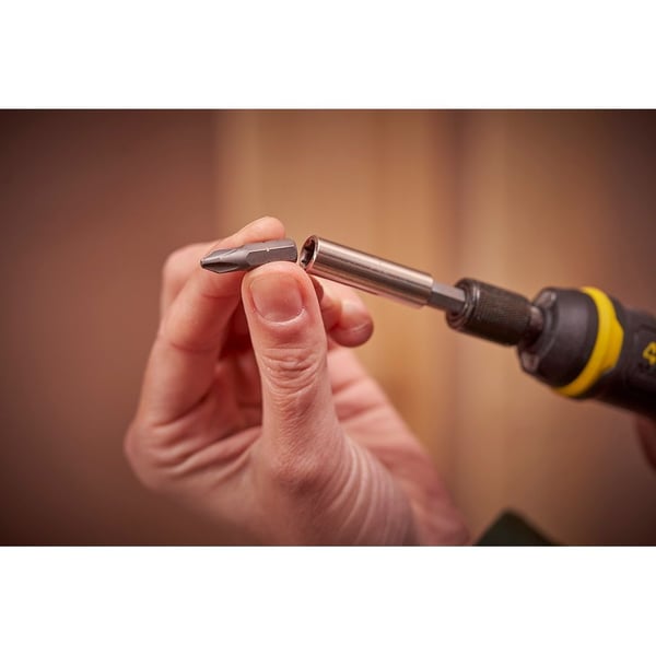 Stanley FATMAX FMHT66719-0 akkuruuvinväännin 4 V 0,9 N·m 1,5 Ah