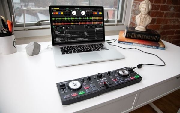 DJ-kontroller Numark, 2 kanaler, USB