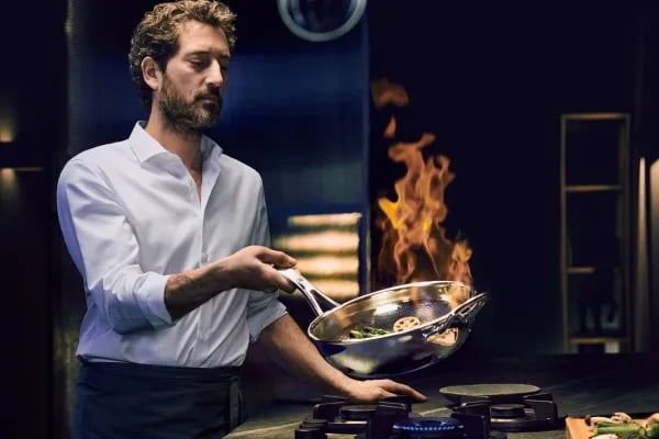 WMF Profi Resist - Wok - 28 cm - ikke-klebende - svart, rustfritt stål