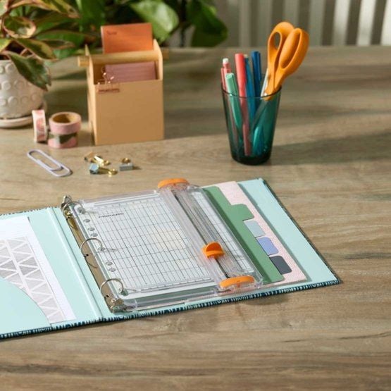 Fiskars 1077798, 10 ark, Manuell klemme, A4, A5, 75 g/m², Hvit, Gummi
