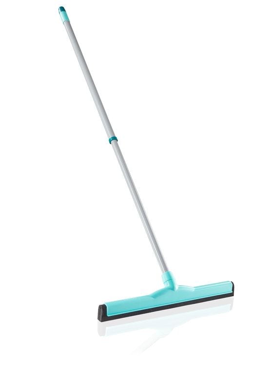 Børste for oppsamling av vann fra gulvet med teleskophåndtak LEIFHEIT Classic. 45 cm.