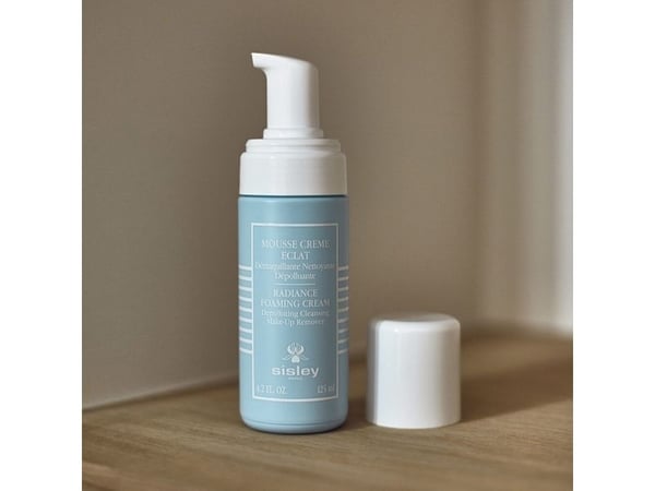 Sisley Sminkefjerning og ansiktsrenseskum 125 ml