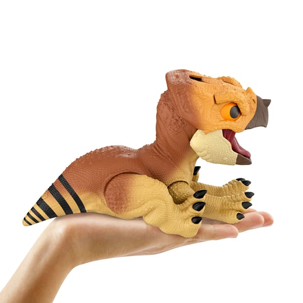 Jurassic World Rebirth Tame 'n Train Dolores