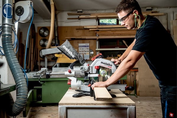 Metabo KGS 18 LTX BL 254 kapp- og gjærsag 18V 254 x 30 mm solo