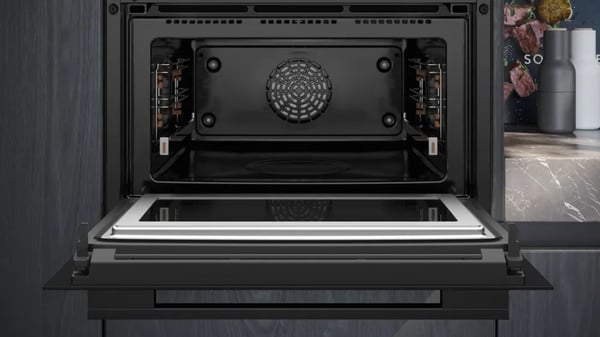 Siemens iQ700 Kompaktugn med mikrovågsfunktion – 60 x 45 cm