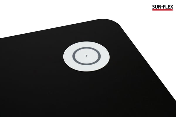 SUN-FLEX® UltraCharge - Qi-yhteensopiville laitteille - helppoon asennukseen 12–30 mm:n pöytälevyjen alle - ilman reikien poraamista pöytälevyyn