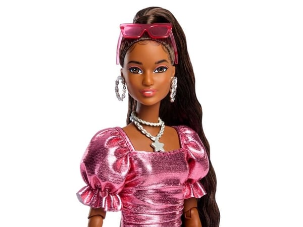 Barbie Deluxe Style modedocka korallfärgad ballongklänning JFP41