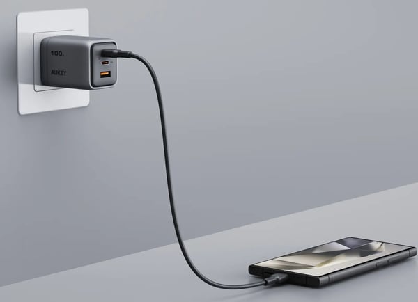 Aukey Comet Mix 3 - Strømadapter - GaN-teknologi - 100 watt - 5 A - Fast Charge (2 x USB-C, USB-type A)