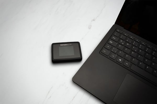 ReinerSCT Authenticator mini - Kahden tekijän todennus (2FA) TOTP:llä ja USB:llä (2708016-000)