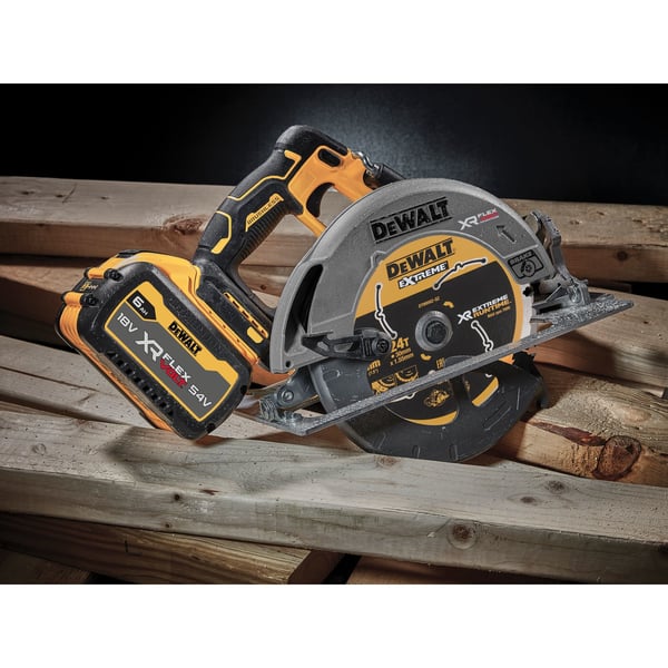 DeWalt DCS573NT-XJ akkukäyttöinen käsisirkkeli