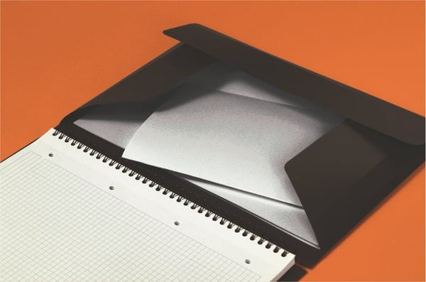Oxford International Meetingbook A4+ - Møtebok - spiralbundet - 240 x 310 mm - 80 ark / 160 sider - hvitt papir - rutet - 4 hull - grått dekke - po...